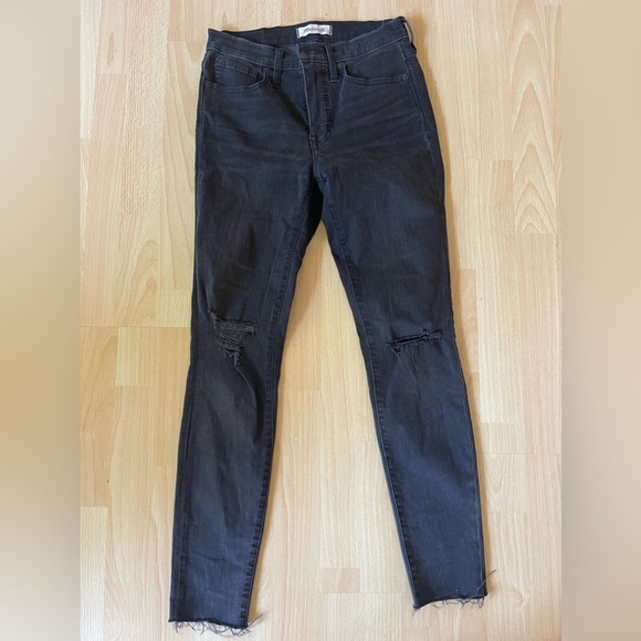 Madewell Denim - Madewell size 27 high rise skinny ripped jeans in vintage black